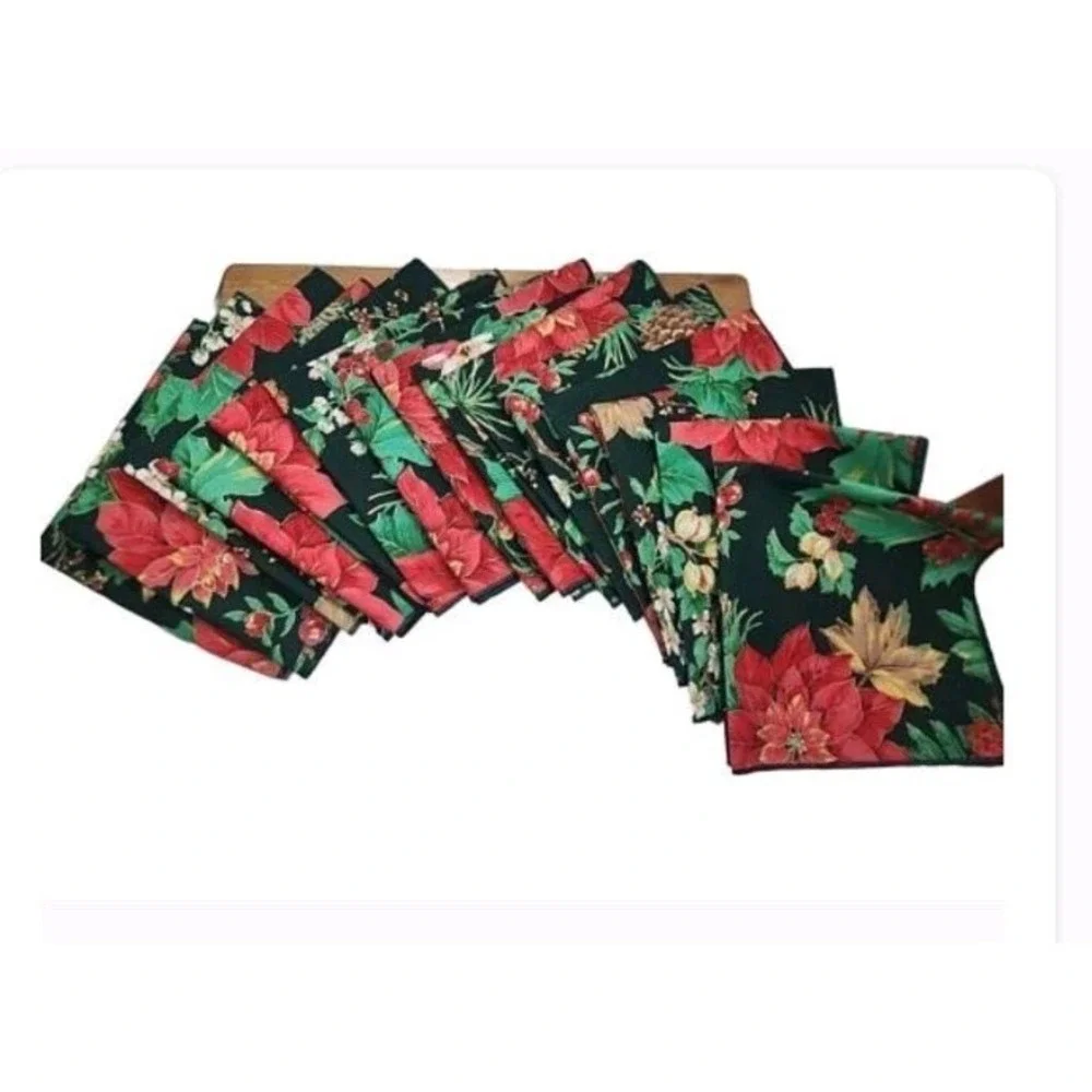 Lot Of 15 Vintage Cloth Christmas Napkins Green & Red Poinsettias 17x17